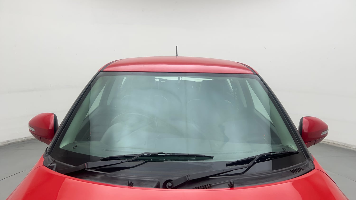 Used 2017 Maruti Suzuki Swift ZXi Petrol Manual exterior FRONT WINDSHIELD VIEW