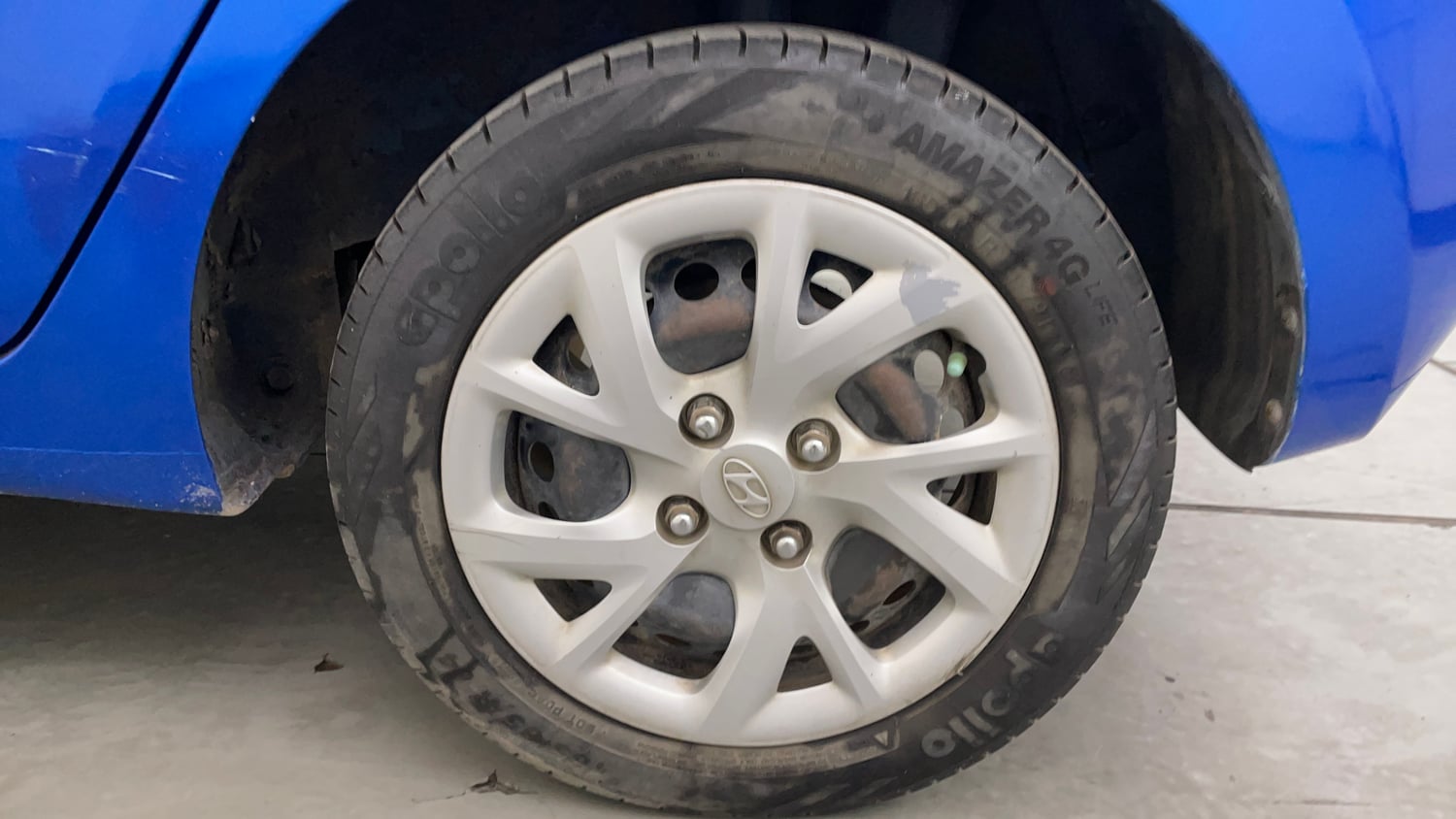 Used 2018 Hyundai Grand i10 Magna AT 1.2 Kappa VTVT Petrol Automatic tyres LEFT REAR TYRE RIM VIEW