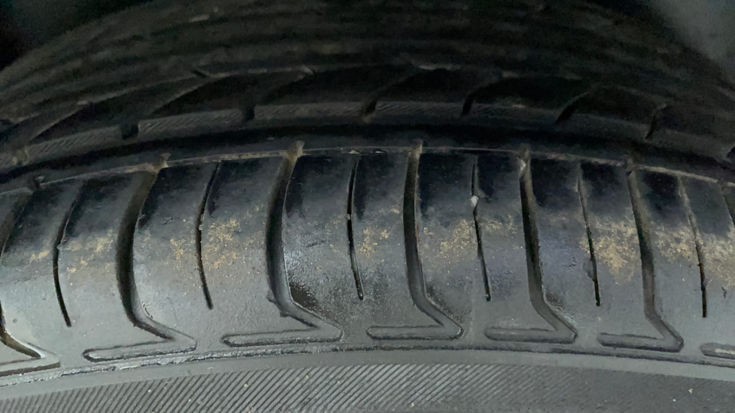 Used 2014 Volkswagen Polo Highline1.2L (P) Petrol Manual tyres RIGHT REAR TYRE TREAD VIEW