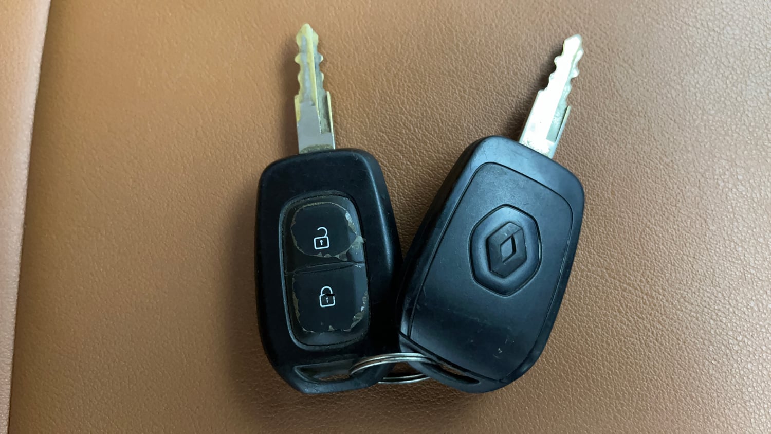 Used 2018 Renault Kwid 1.0 RXT Petrol Manual extra CAR KEY VIEW