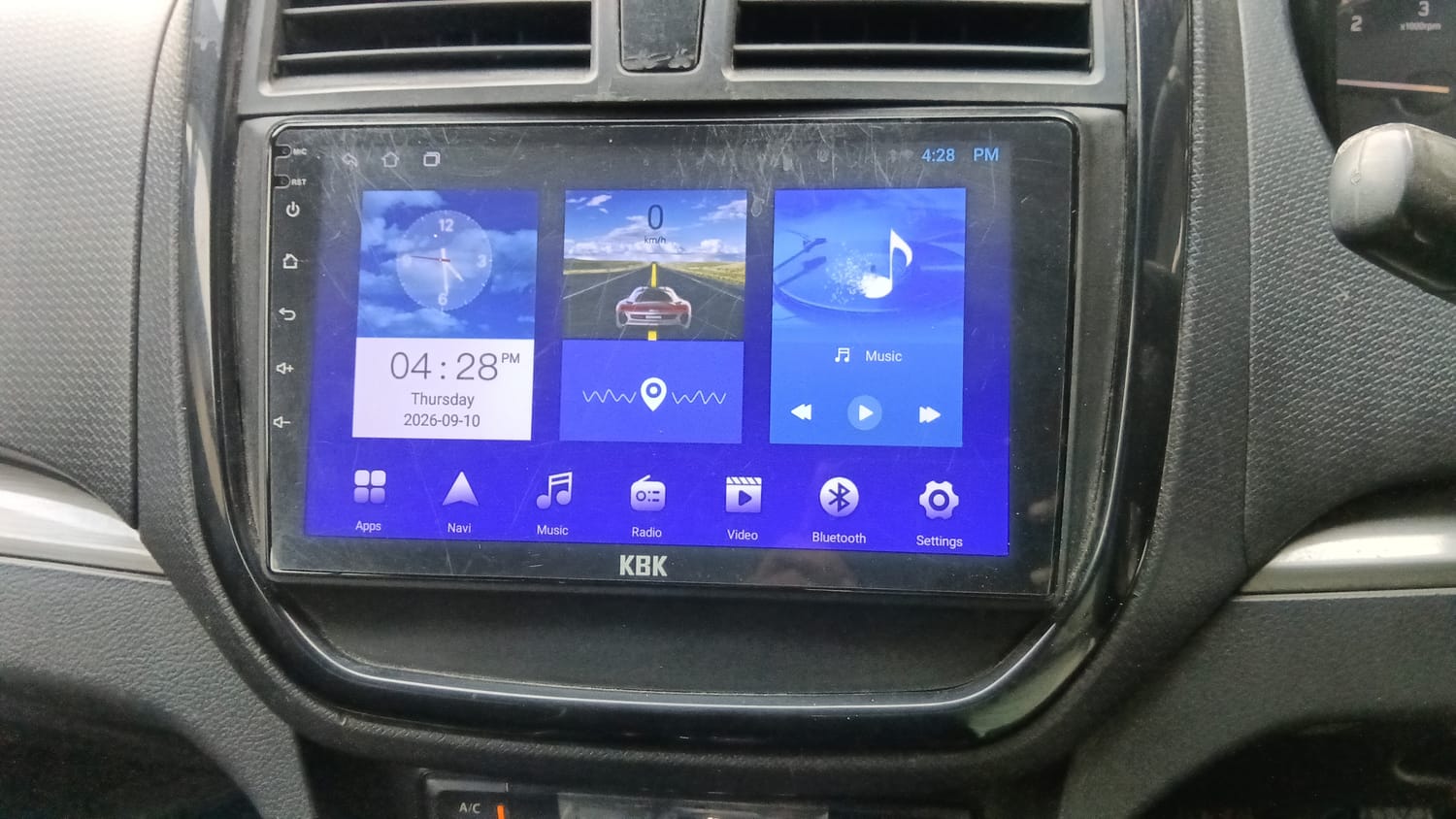 Used 2019 Maruti Suzuki Vitara Brezza [2016-2020] ZDi Diesel Manual top_features Integrated (in-dash) music system