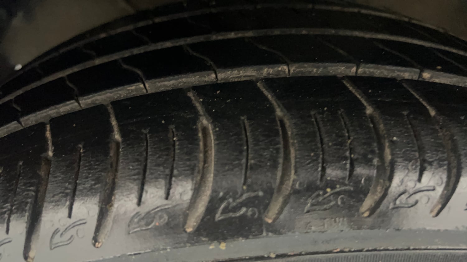 Used 2017 Maruti Suzuki Baleno Zeta 1.3 Diesel Manual tyres LEFT FRONT TYRE TREAD VIEW