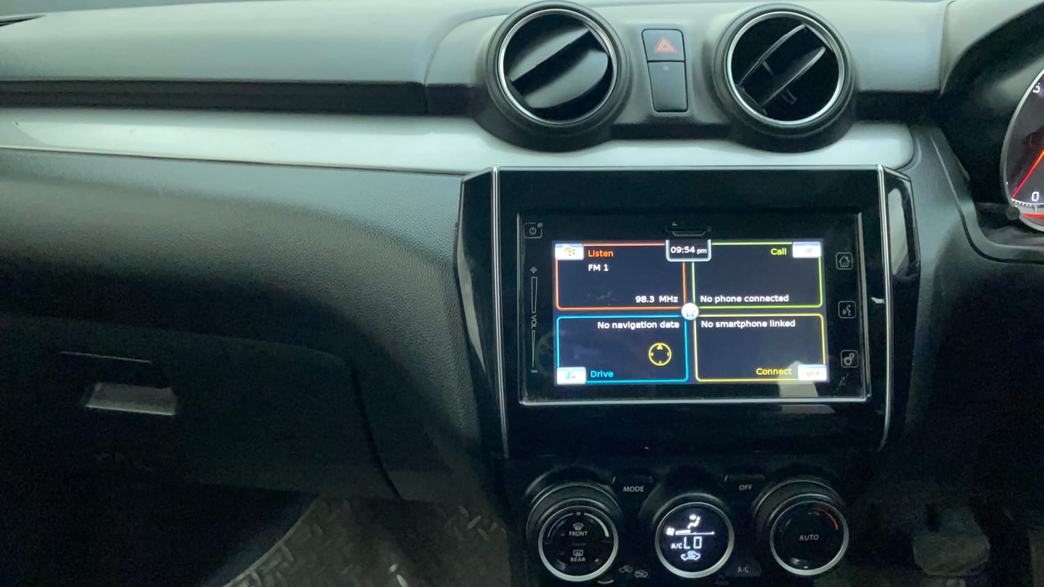 Used 2019 Maruti Suzuki Swift ZXi Plus AMT Petrol Automatic interior MUSIC SYSTEM & AC CONTROL VIEW