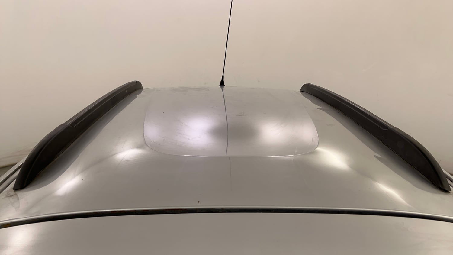 Used 2016 Renault Kwid RXT Petrol Manual exterior EXTERIOR ROOF VIEW