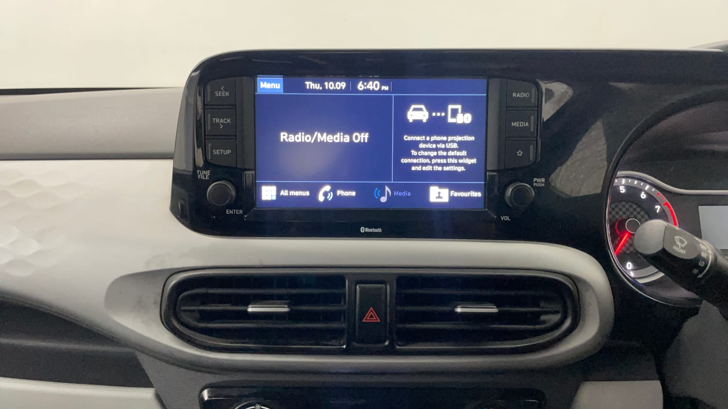 Used 2020 Hyundai Grand i10 Nios Sportz 1.2 Kappa VTVT Petrol Manual top_features Integrated (in-dash) music system