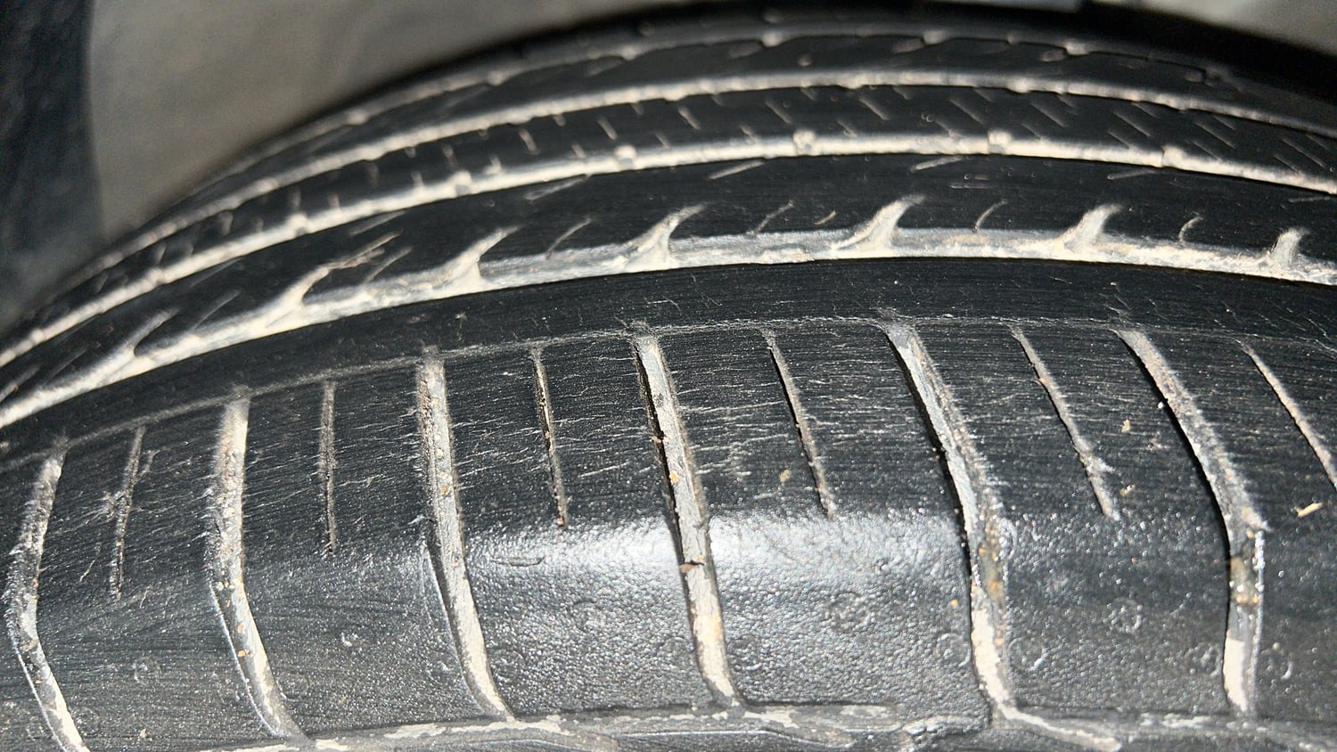 Used 2020 Kia Seltos GTX Plus DCT 1.4 Petrol Automatic tyres RIGHT FRONT TYRE TREAD VIEW