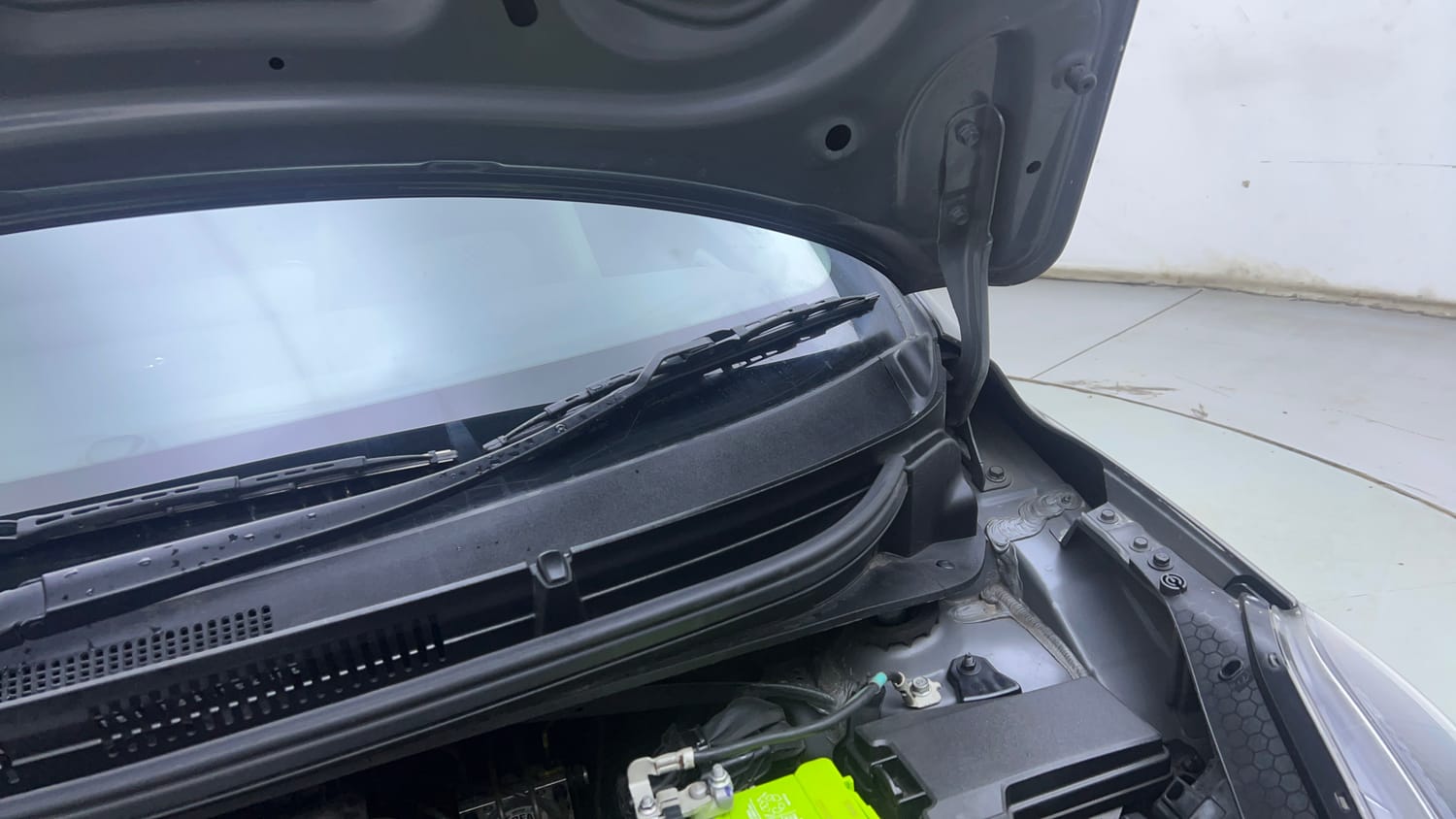 Used 2023 Hyundai Grand i10 Nios Era 1.2 Kappa VTVT Petrol Manual engine ENGINE LEFT SIDE HINGE & APRON VIEW