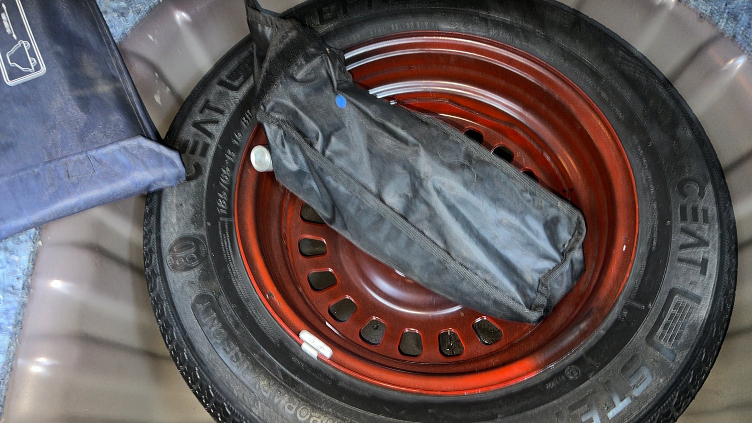 Used 2021 Nissan Magnite XV Premium Turbo CVT Petrol Automatic tyres SPARE TYRE VIEW