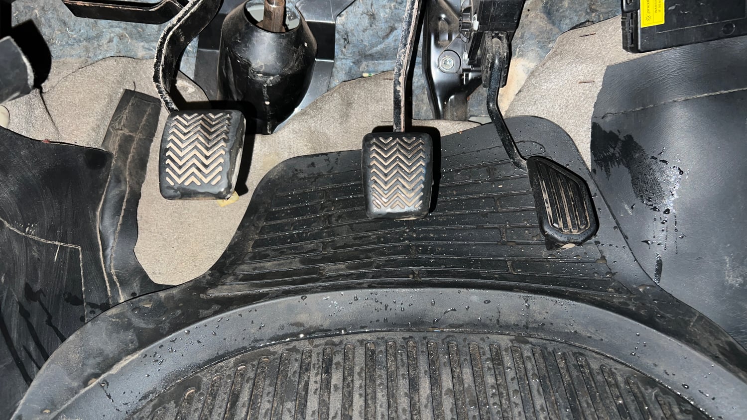 Used 2016 Toyota Etios Liva V Petrol Manual interior PEDALS VIEW
