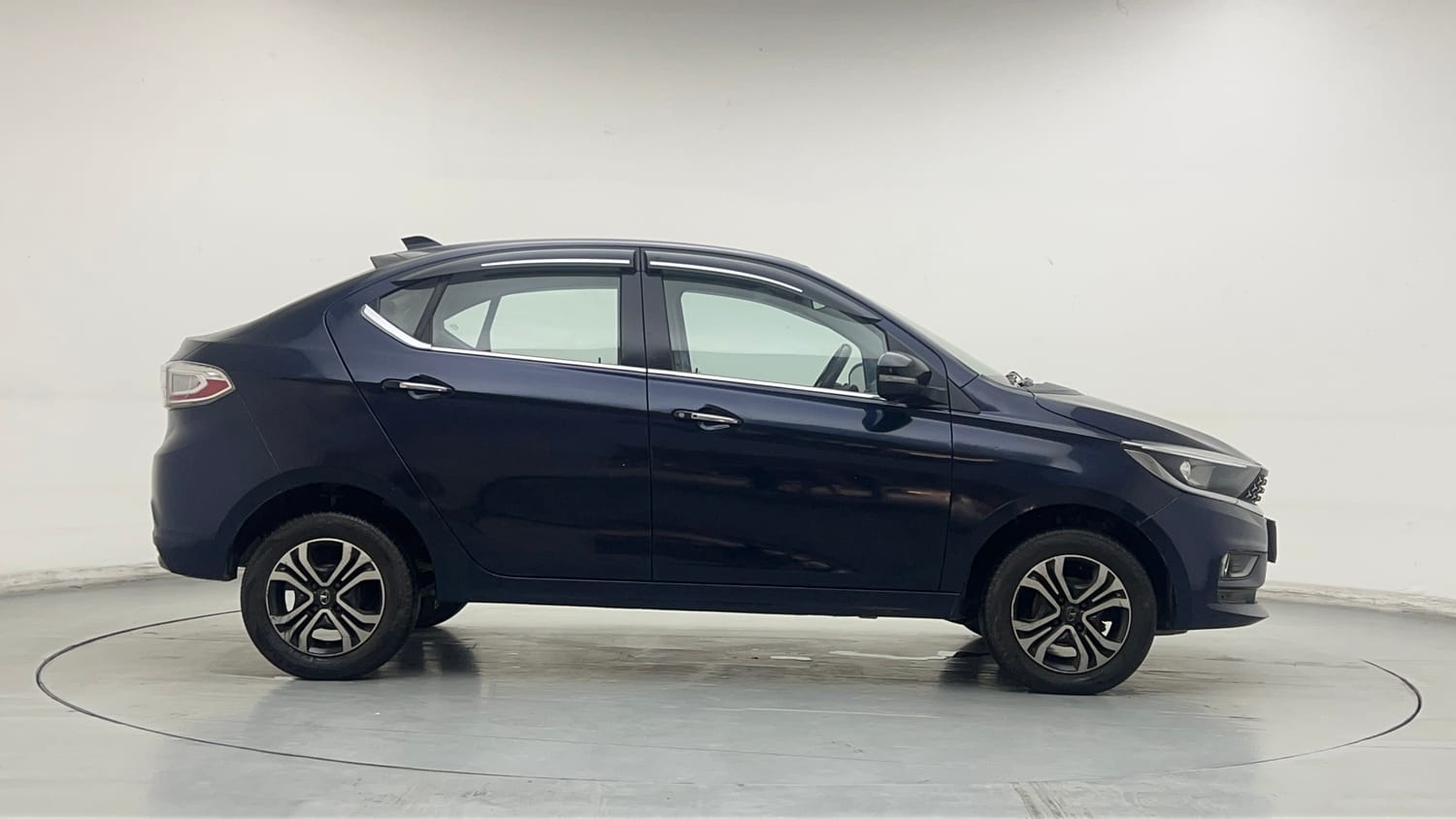 Used 2022 Tata Tigor XZ Plus CNG Cng Manual exterior RIGHT SIDE VIEW