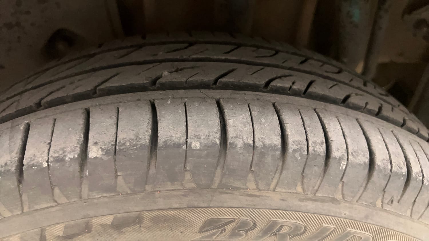 Used 2018 Tata Tiago Revotron XZ Petrol Manual tyres LEFT REAR TYRE TREAD VIEW