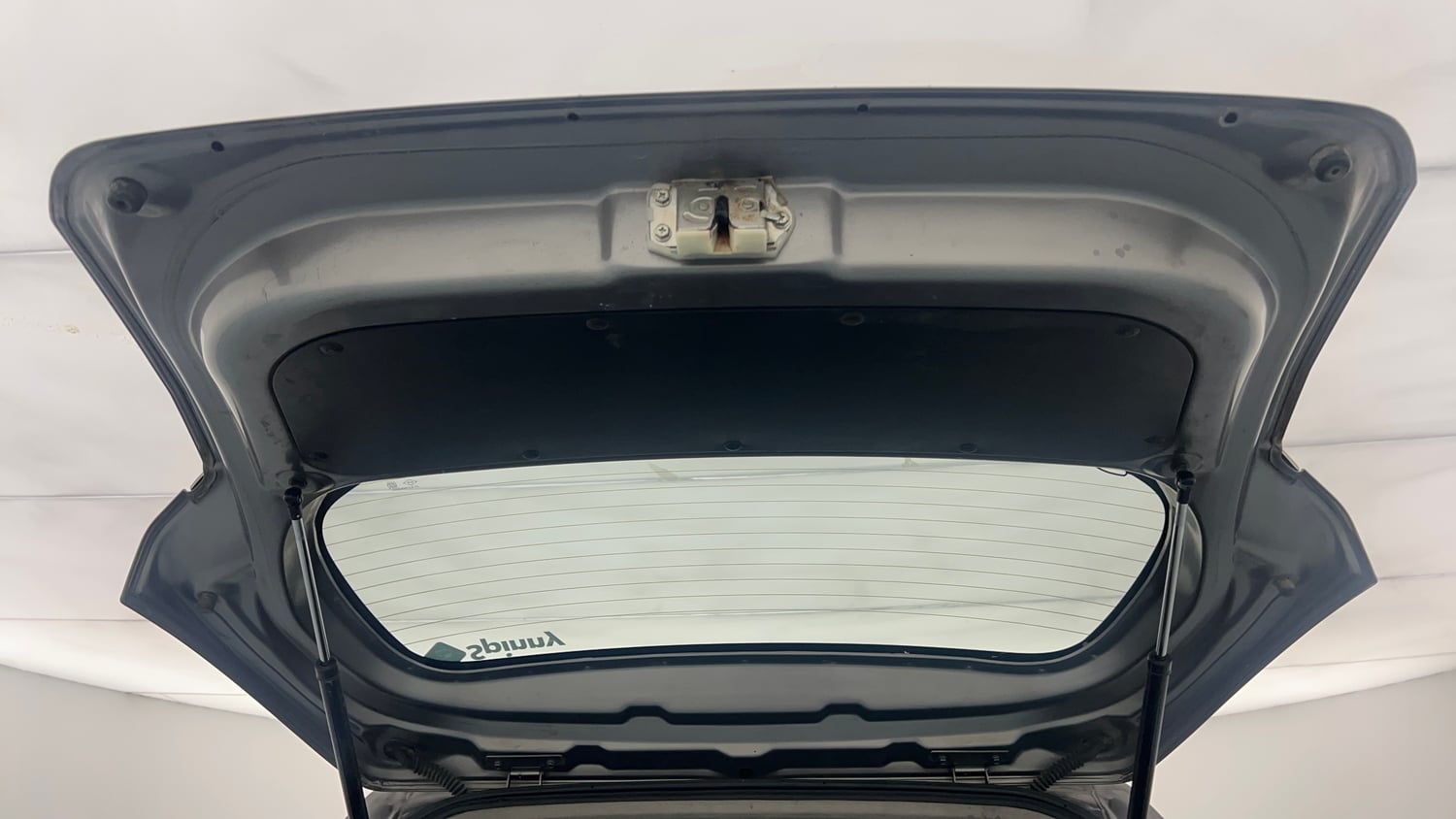 Used 2015 Maruti Suzuki Wagon R VXI Petrol Manual interior DICKY DOOR OPEN VIEW