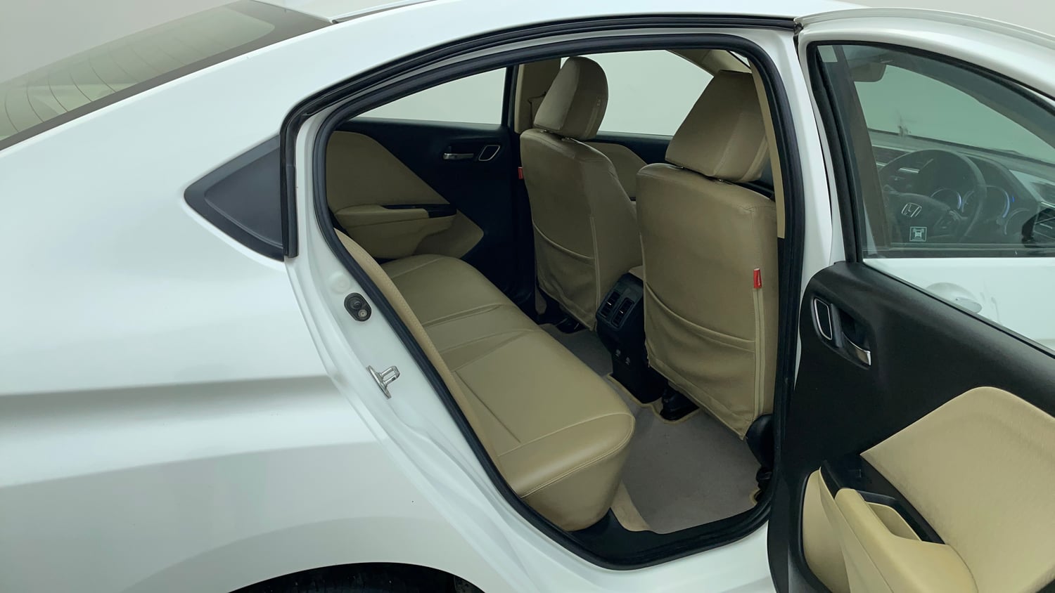 Used 2020 Honda City VX CVT Petrol Petrol Automatic interior RIGHT SIDE REAR DOOR CABIN VIEW