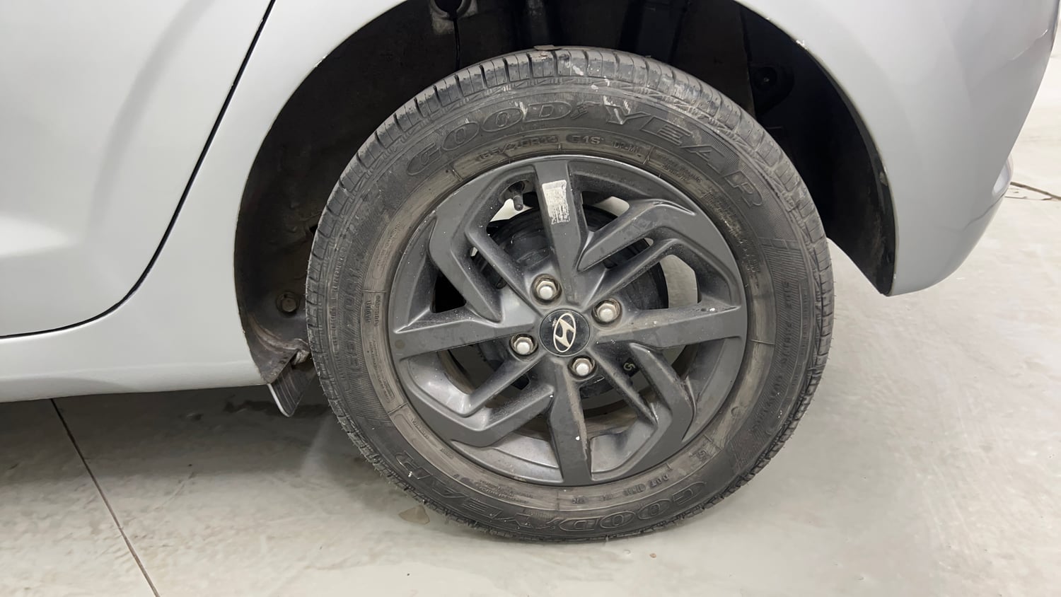 Used 2021 Hyundai Grand i10 Nios Sportz AMT 1.2 Kappa VTVT Petrol Automatic tyres LEFT REAR TYRE RIM VIEW