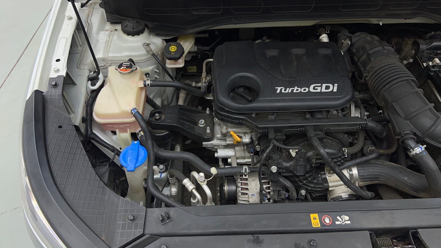 Used 2022 Hyundai Venue S (O) 1.0 Turbo DCT Petrol Automatic engine ENGINE RIGHT SIDE VIEW