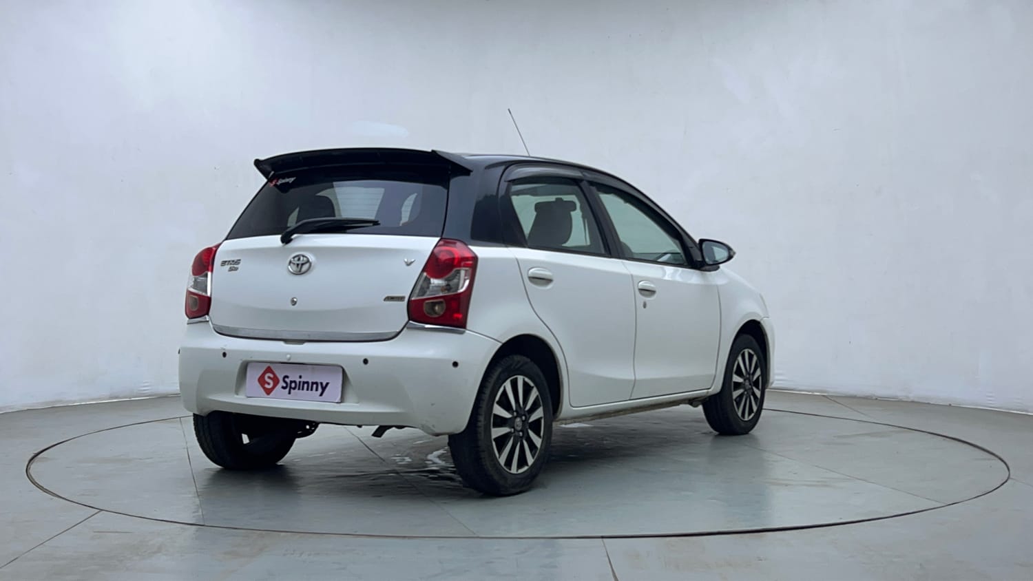 Used 2016 Toyota Etios Liva V Petrol Manual exterior RIGHT REAR CORNER VIEW
