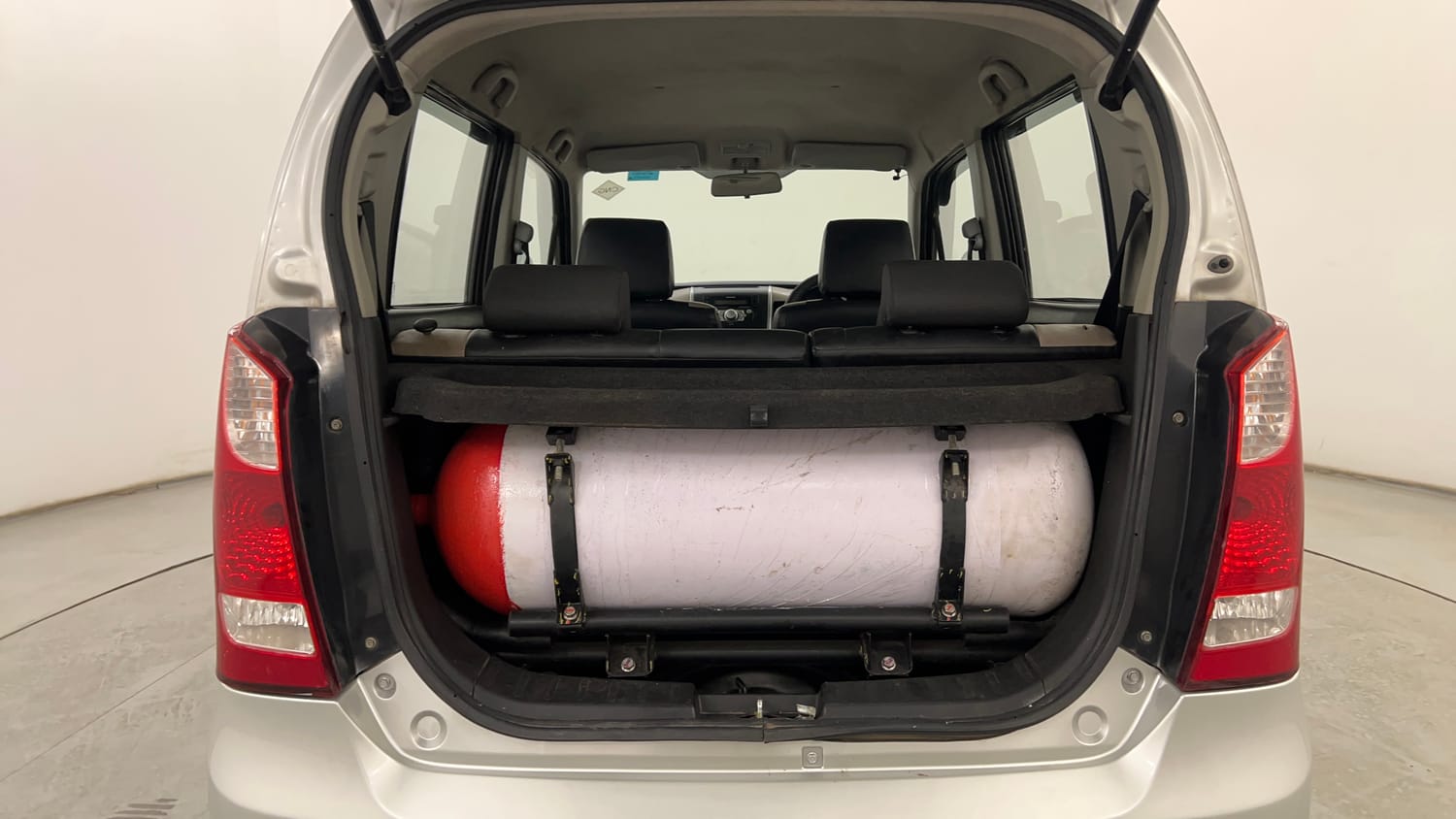 Used 2014 Maruti Suzuki Wagon R LXI CNG Cng Manual interior DICKY INSIDE VIEW