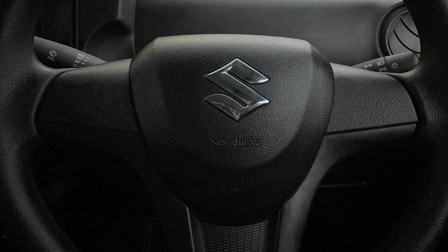 Used 2025 Maruti Suzuki S-Presso VXi (O) Petrol Manual top_features Airbags