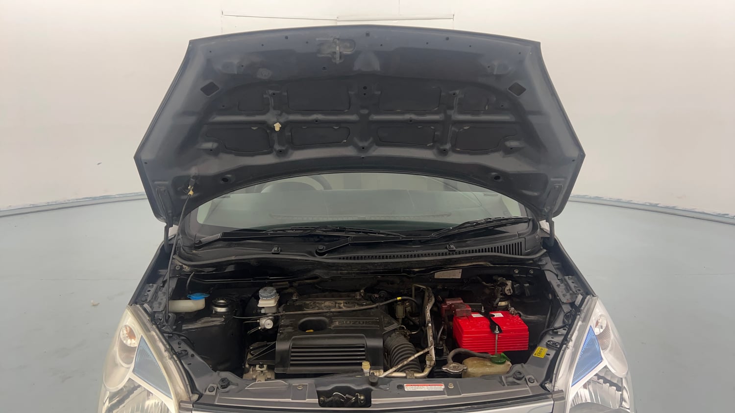 Used 2015 Maruti Suzuki Wagon R VXI Petrol Manual engine ENGINE & BONNET OPEN FRONT VIEW