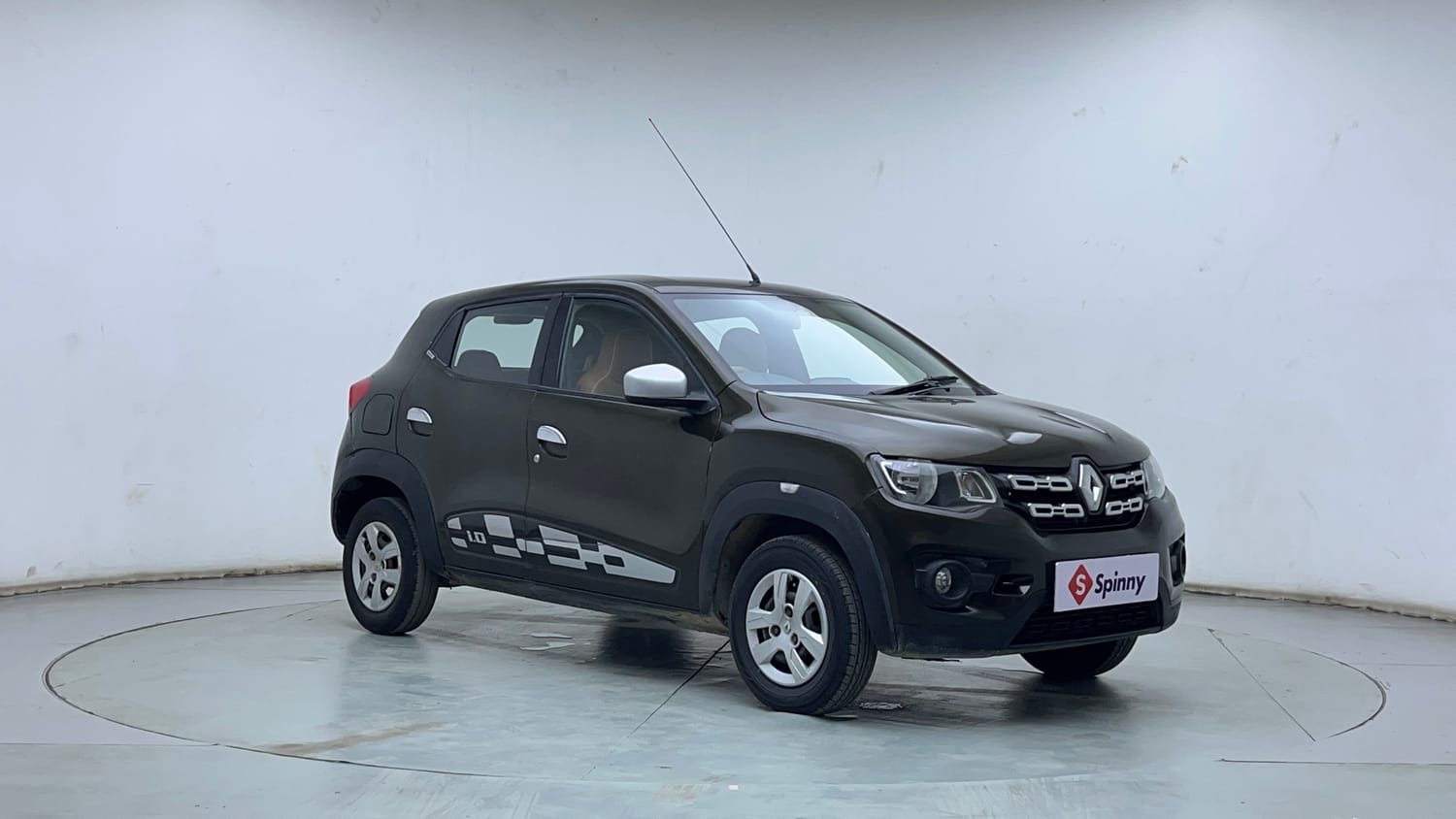 Used 2018 Renault Kwid 1.0 RXT Petrol Manual exterior RIGHT FRONT CORNER VIEW