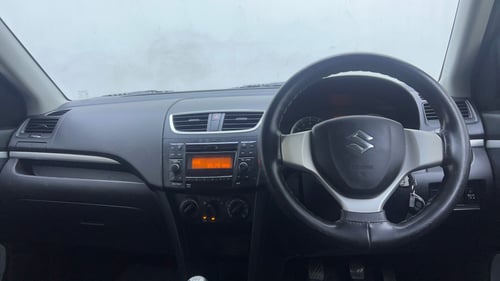 Used 2017 Maruti Suzuki Swift VXi Petrol Manual interior DASHBOARD VIEW