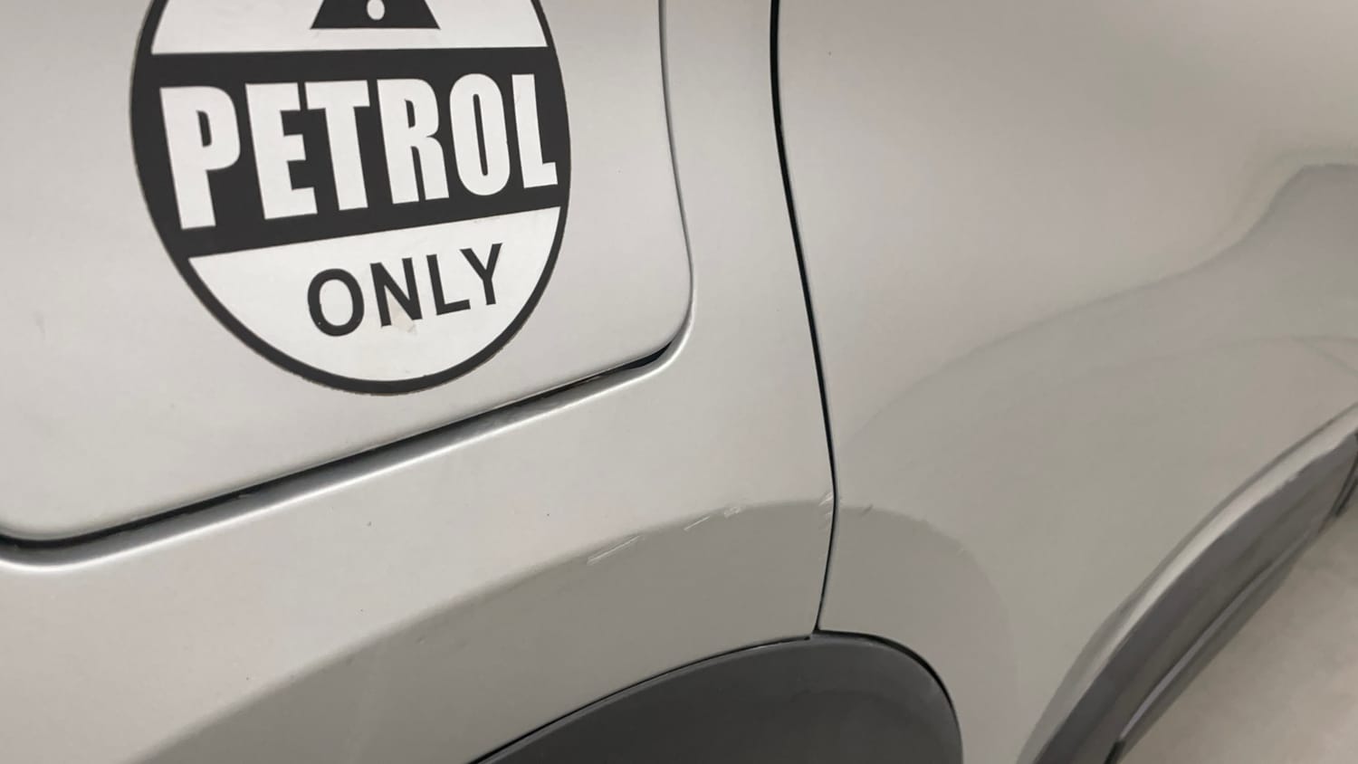 Used 2024 Renault Triber RXT Petrol Manual dents MINOR SCRATCH