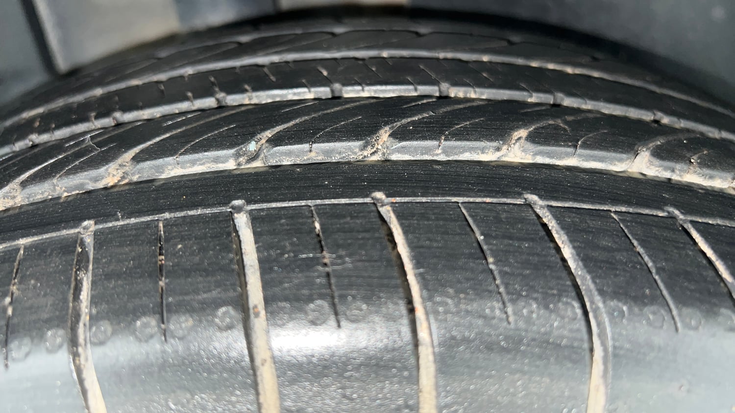 Used 2020 Kia Seltos GTX Plus DCT 1.4 Petrol Automatic tyres RIGHT REAR TYRE TREAD VIEW