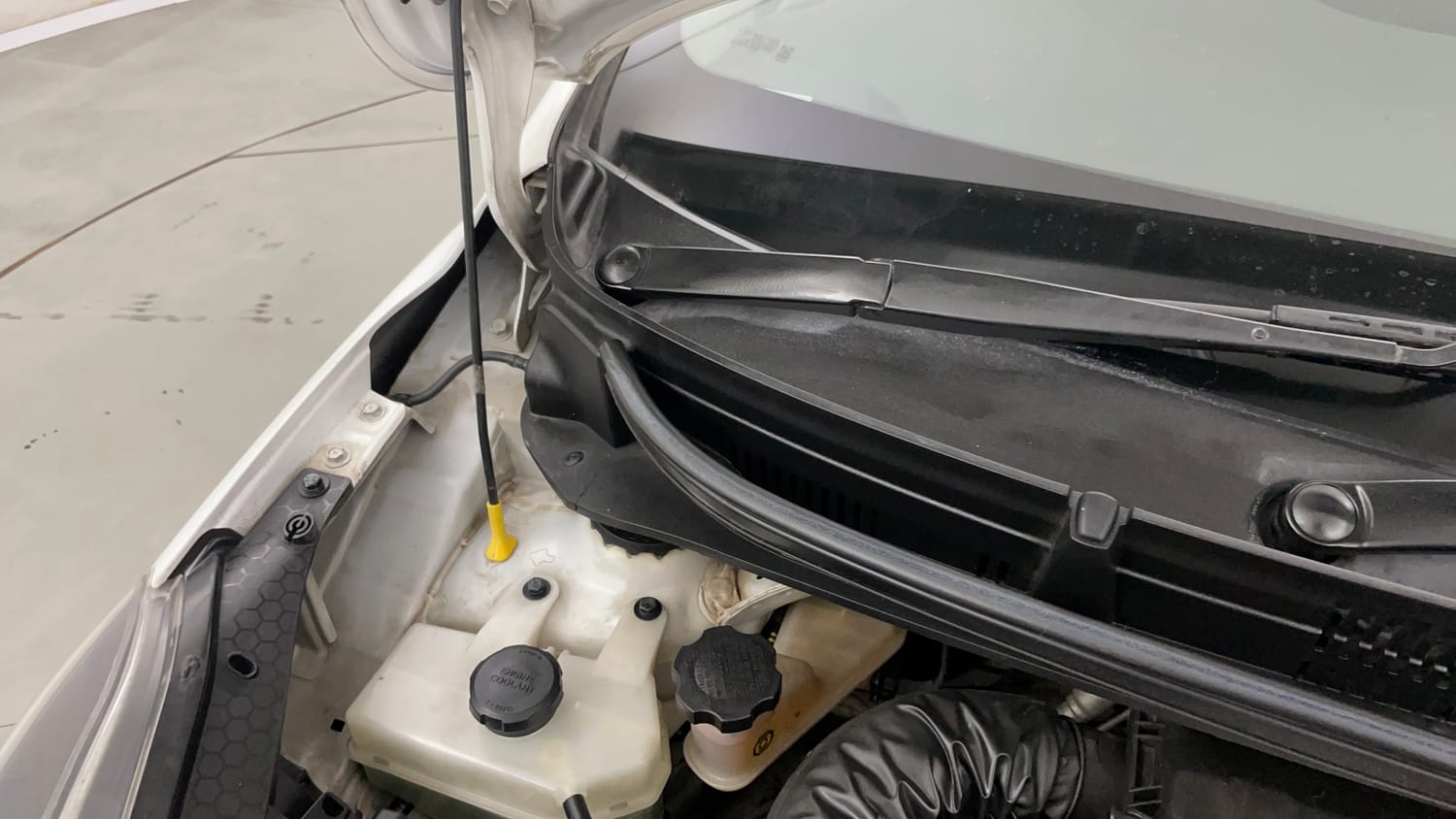 Used 2020 Hyundai Grand i10 Nios Sportz 1.2 Kappa VTVT Petrol Manual engine ENGINE RIGHT SIDE HINGE & APRON VIEW