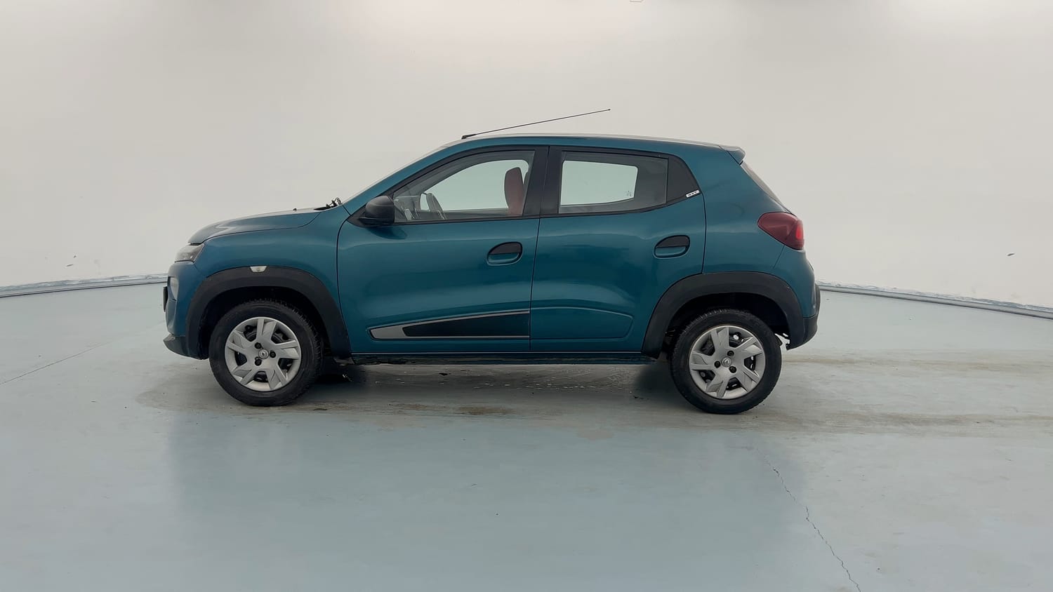 Used 2021 Renault Kwid RXT 1.0 AMT Opt Petrol Automatic exterior LEFT SIDE VIEW