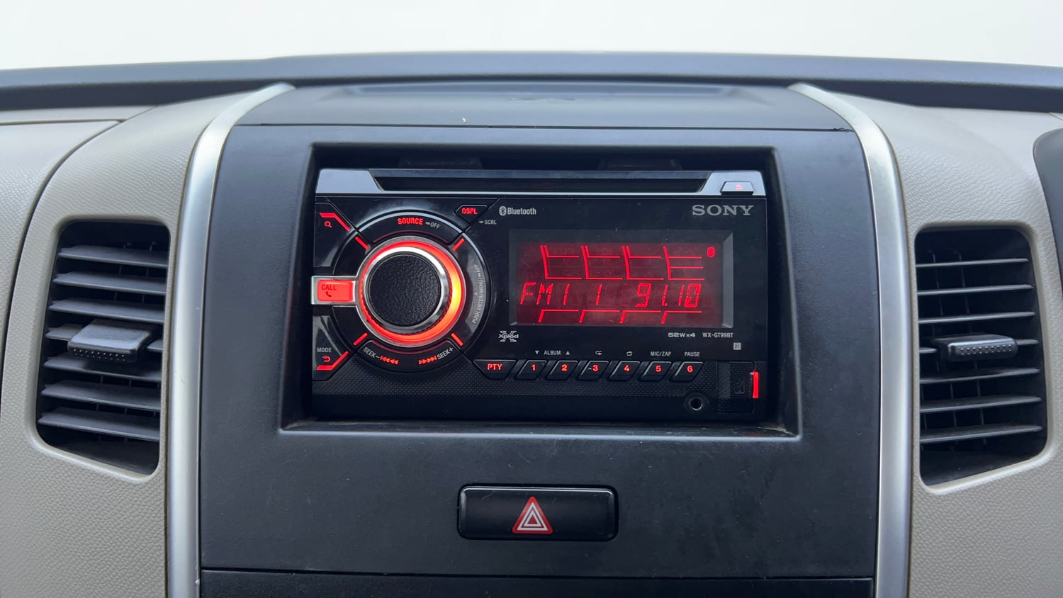 Used 2014 Maruti Suzuki Wagon R LXI Petrol Manual interior MUSIC SYSTEM & AC CONTROL VIEW