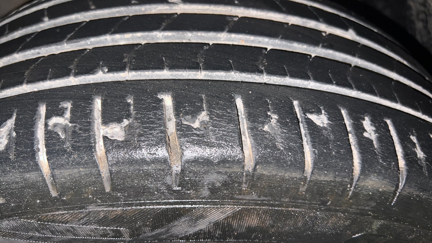 Used 2015 Hyundai Elite i20 Asta 1.2 Petrol Manual tyres RIGHT FRONT TYRE TREAD VIEW