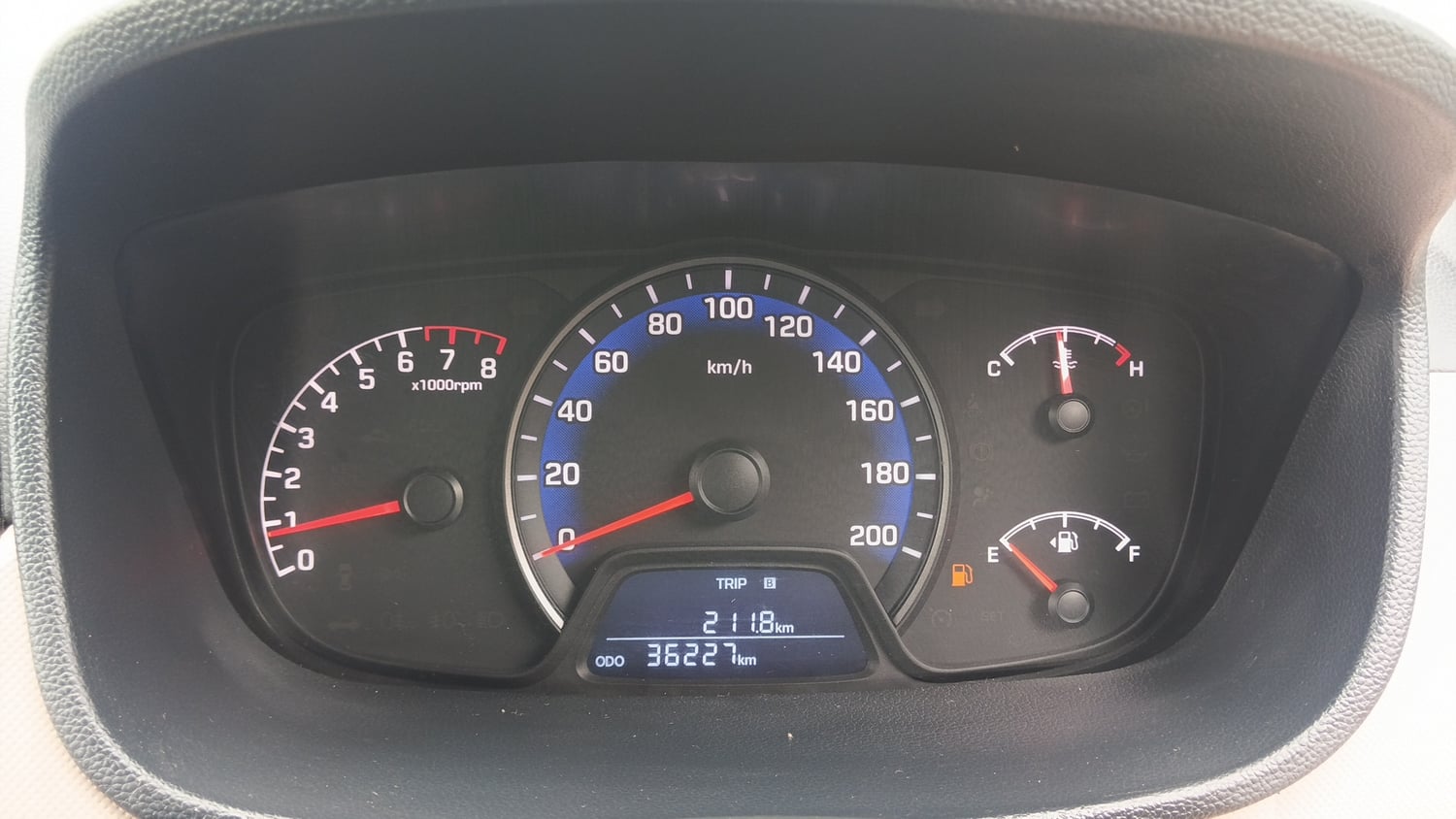 Used 2018 Hyundai Xcent SX Petrol Manual interior CLUSTERMETER VIEW