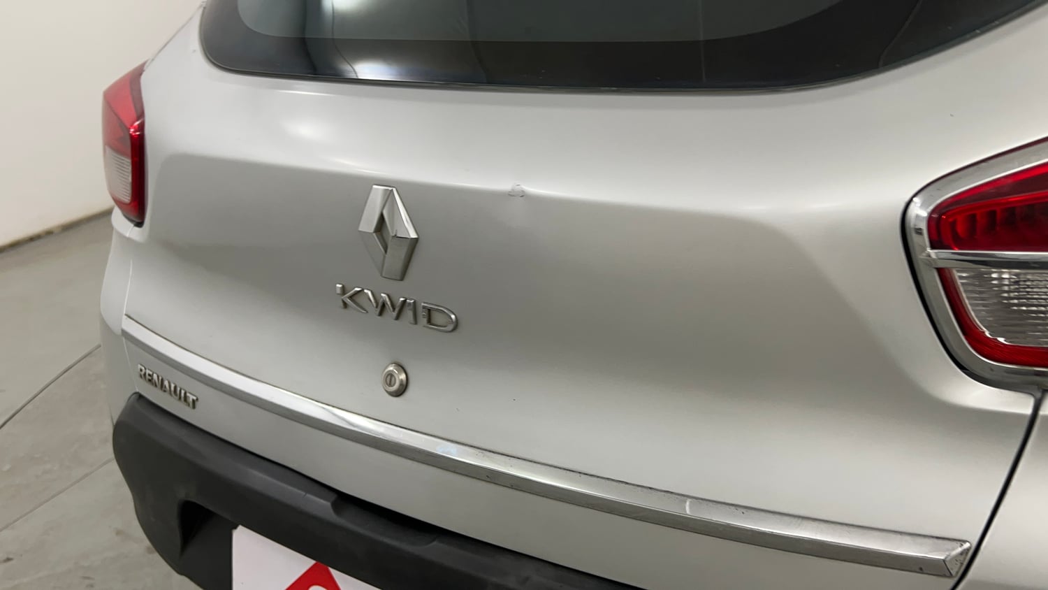 Used 2016 Renault Kwid RXT Petrol Manual dents MINOR DENT