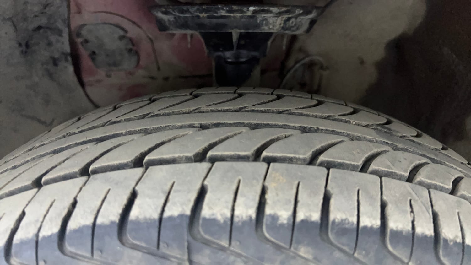 Used 2019 Hyundai Elite i20 Magna Plus 1.2 Petrol Manual tyres LEFT FRONT TYRE TREAD VIEW