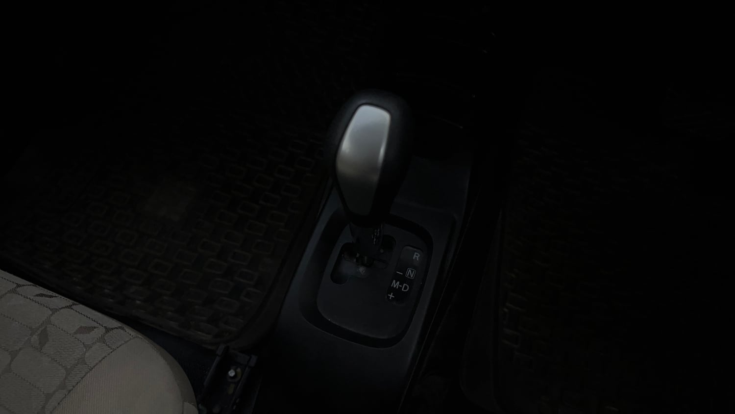 Used 2017 Maruti Suzuki Wagon R 1.0 VXI AMT Petrol Automatic interior GEAR  KNOB VIEW
