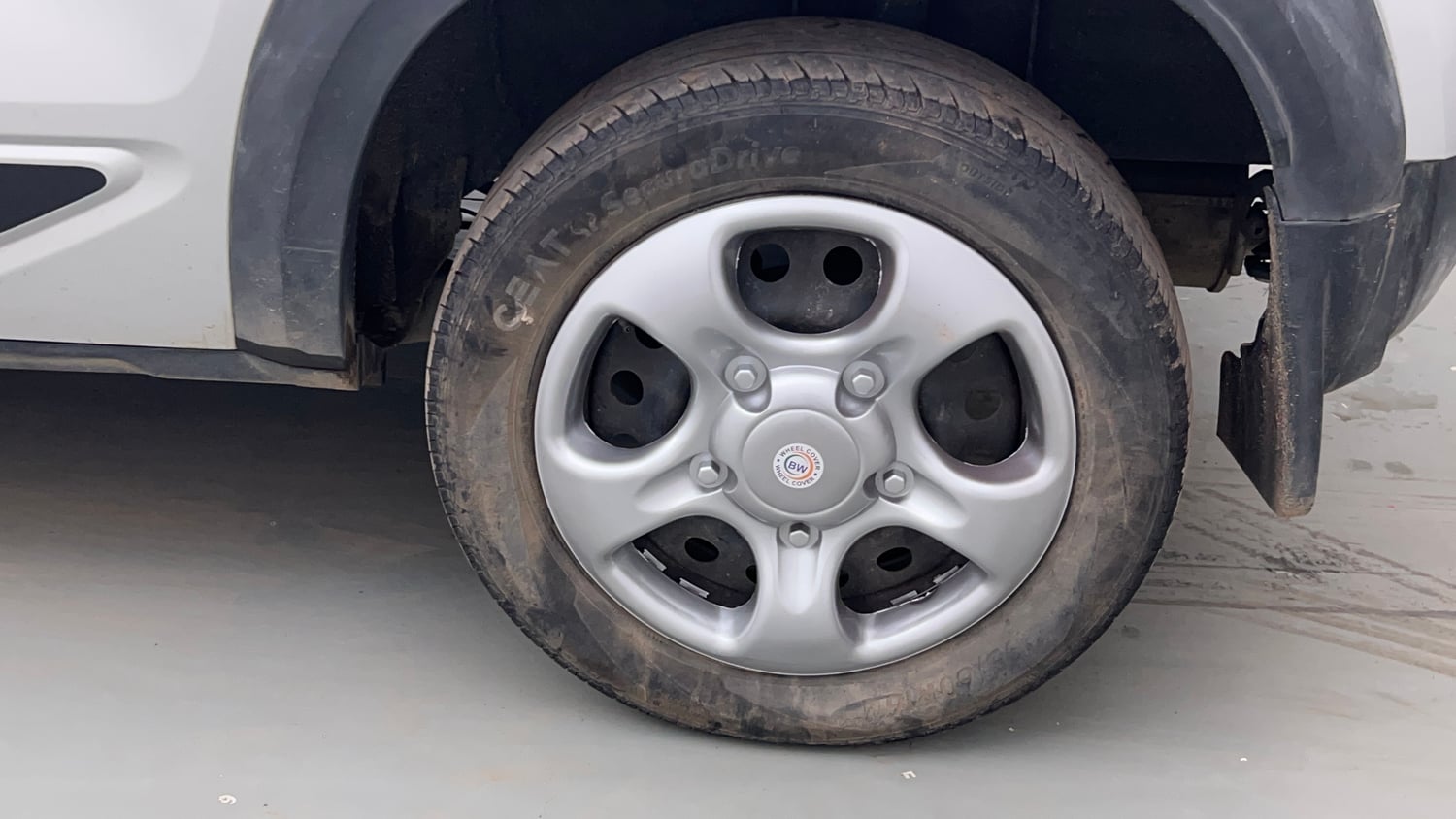 Used 2021 Renault Kiger RXL MT Petrol Manual tyres LEFT REAR TYRE RIM VIEW