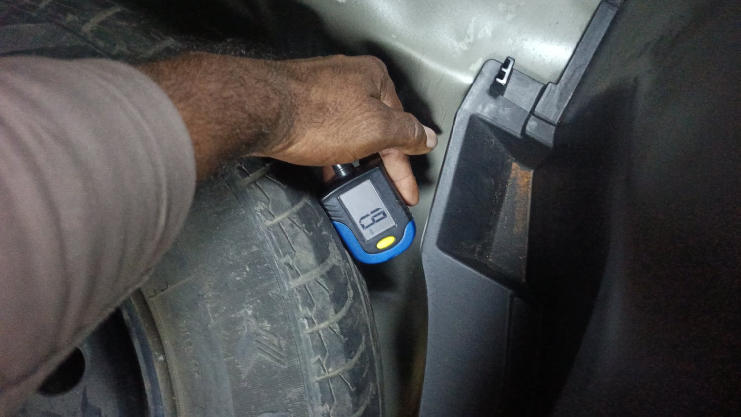 Used 2022 Maruti Suzuki Swift VXi AMT Petrol Automatic tyres SPARE TYRE VIEW