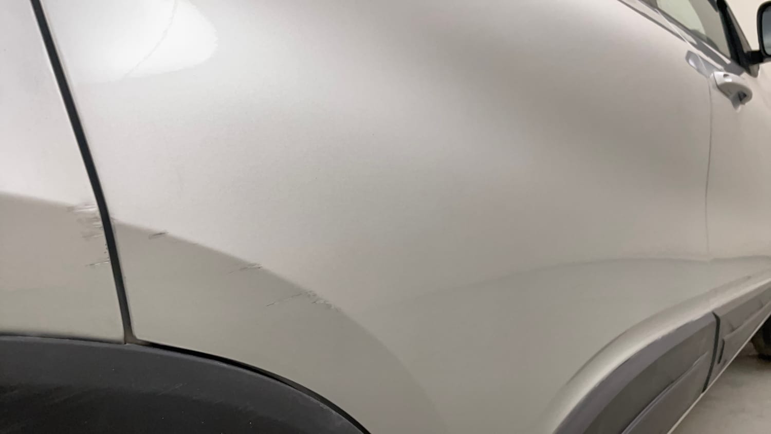 Used 2024 Renault Triber RXT Petrol Manual dents MINOR SCRATCH