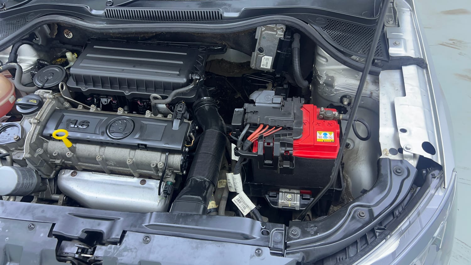Used 2018 Skoda Rapid Ambition 1.6 MPI Petrol Manual engine ENGINE LEFT SIDE VIEW