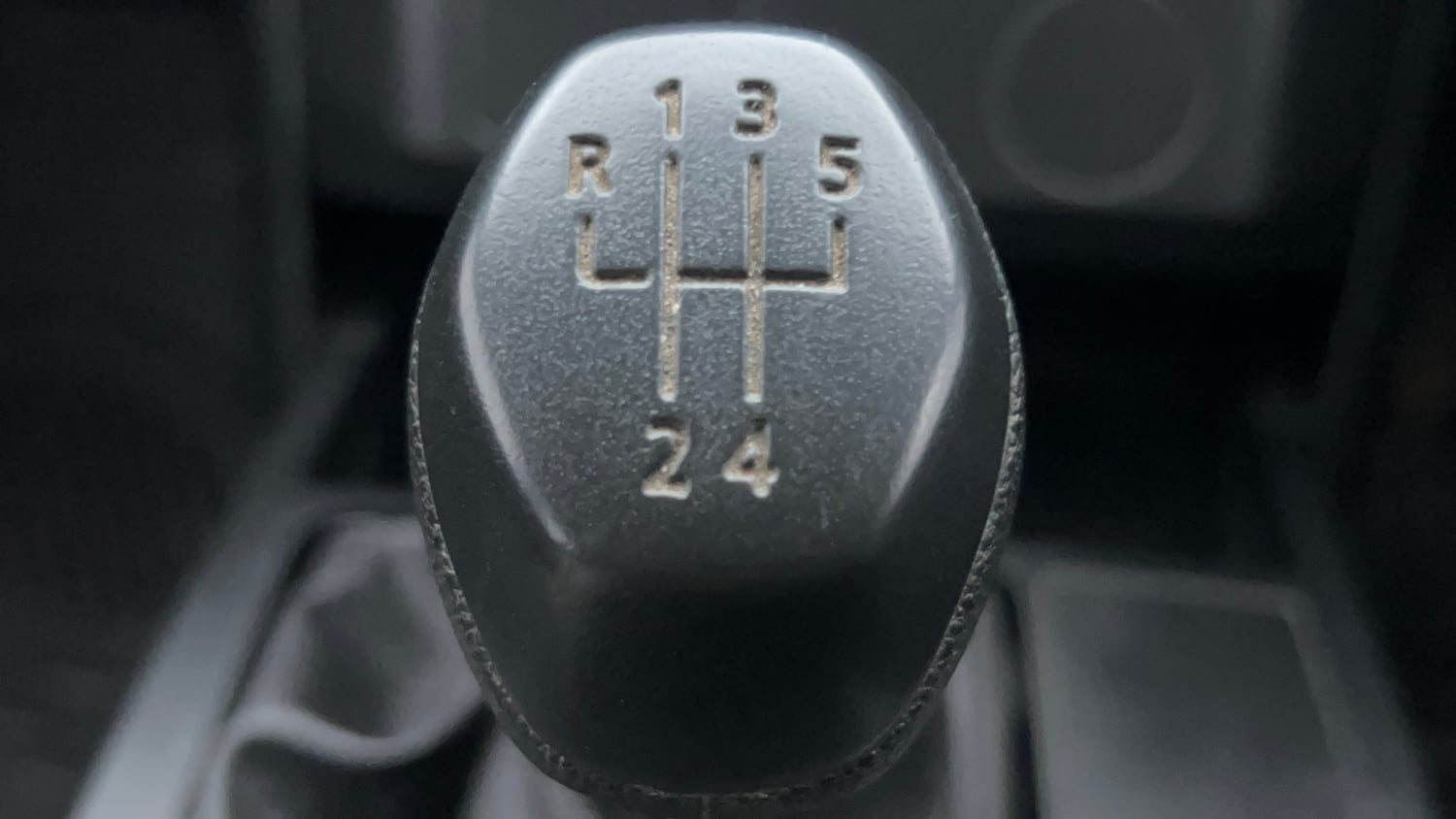 Used 2021 Renault Kiger RXL MT Petrol Manual interior GEAR  KNOB VIEW