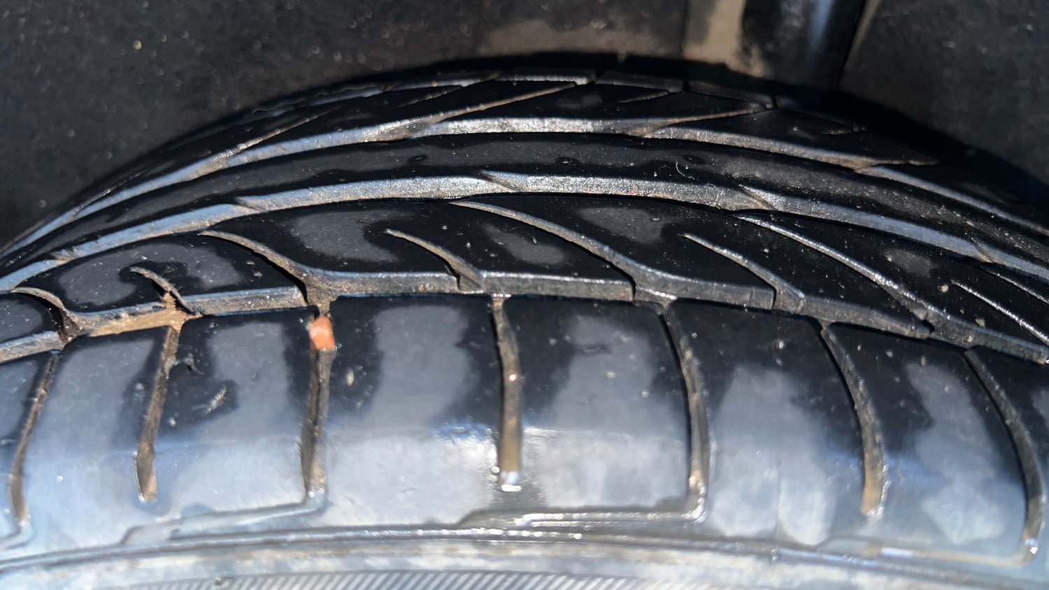 Used 2019 Ford EcoSport Titanium + 1.5L Ti-VCT AT Petrol Automatic tyres LEFT REAR TYRE TREAD VIEW