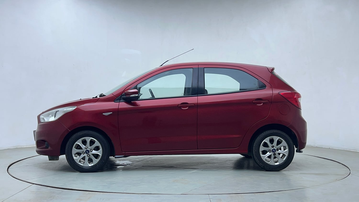 Used 2015 Ford Figo Titanium1.5 TDCi Diesel Manual exterior LEFT SIDE VIEW