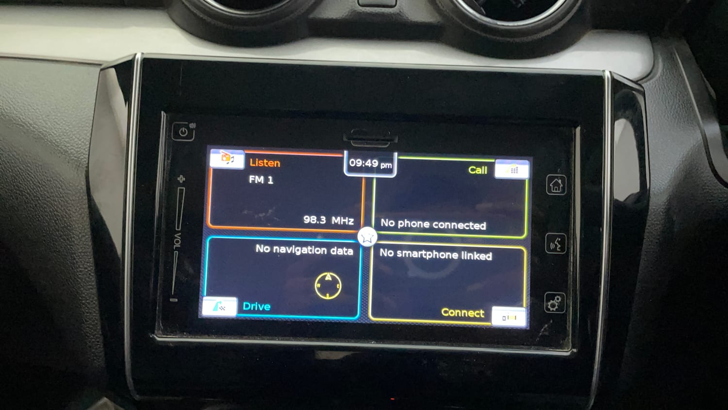 Used 2019 Maruti Suzuki Swift ZXi Plus AMT Petrol Automatic top_features Integrated (in-dash) music system