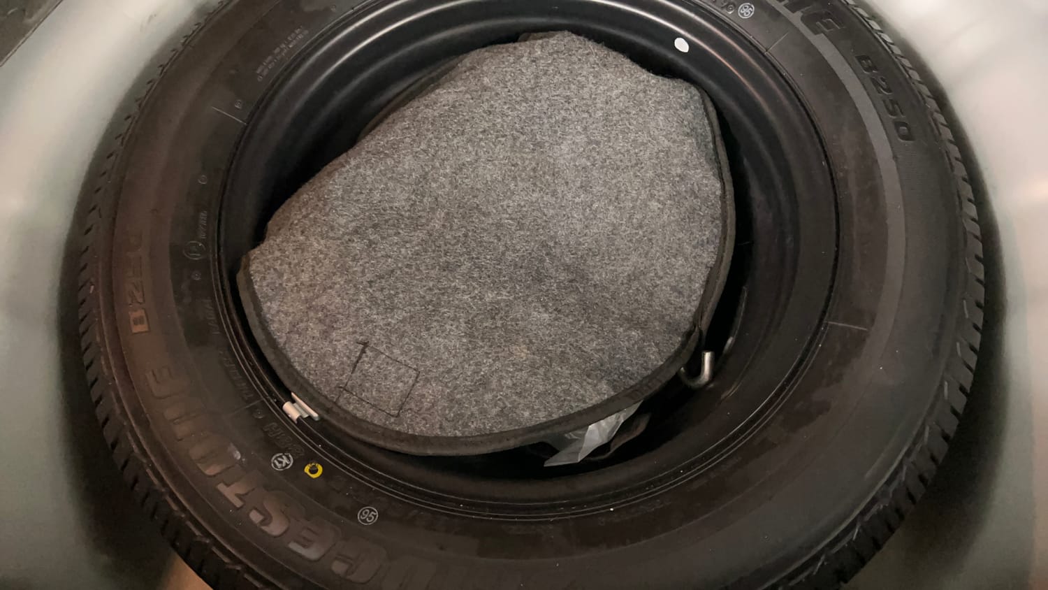 Used 2019 Hyundai Elite i20 Asta 1.2 (O) Petrol Manual tyres SPARE TYRE VIEW