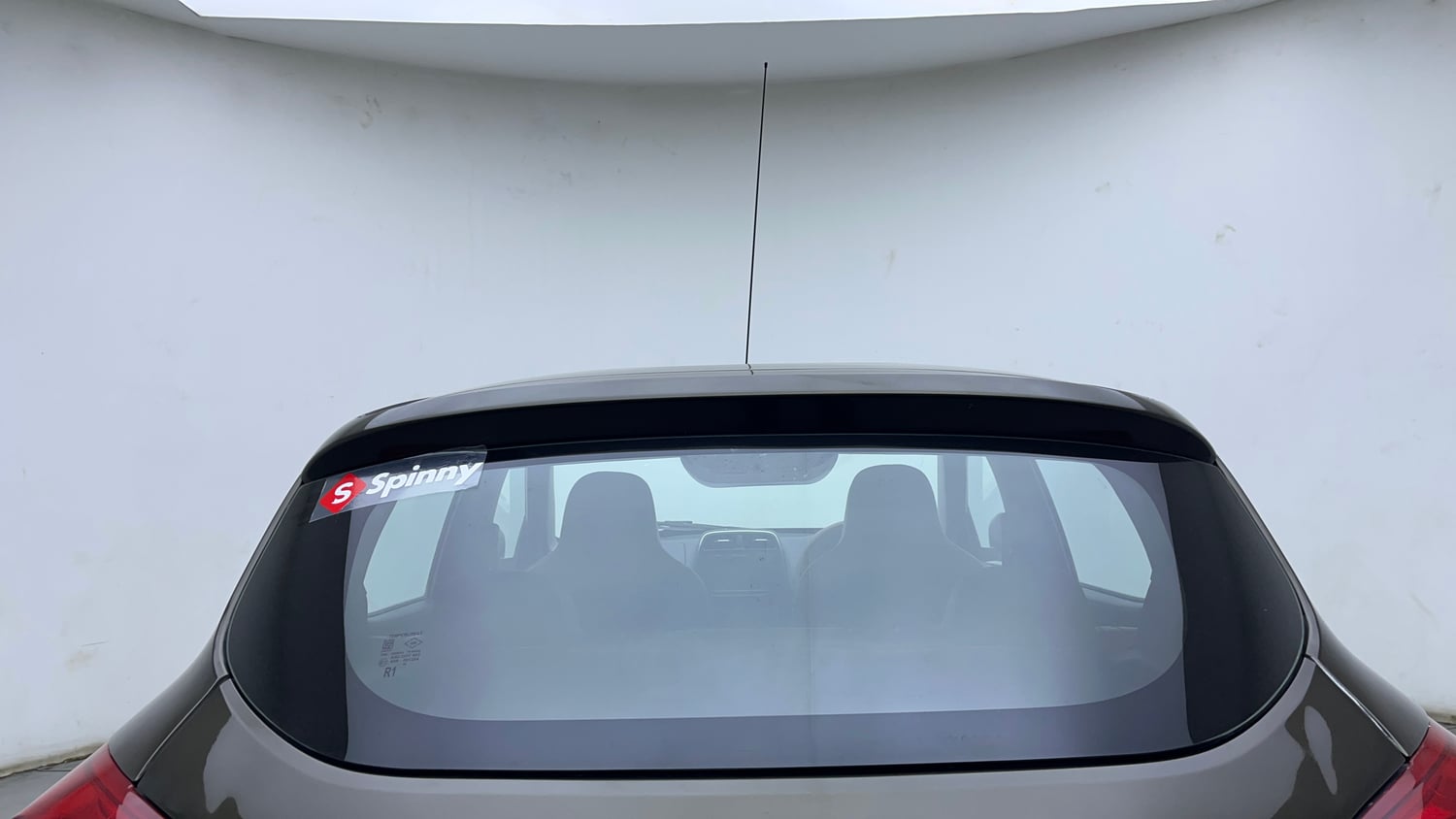 Used 2018 Renault Kwid 1.0 RXT Petrol Manual exterior BACK WINDSHIELD VIEW