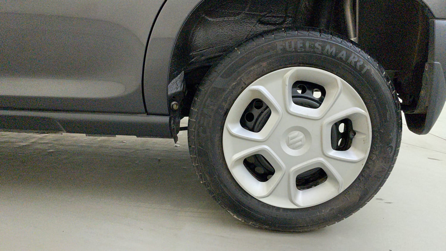 Used 2025 Maruti Suzuki S-Presso VXi (O) Petrol Manual tyres LEFT REAR TYRE RIM VIEW