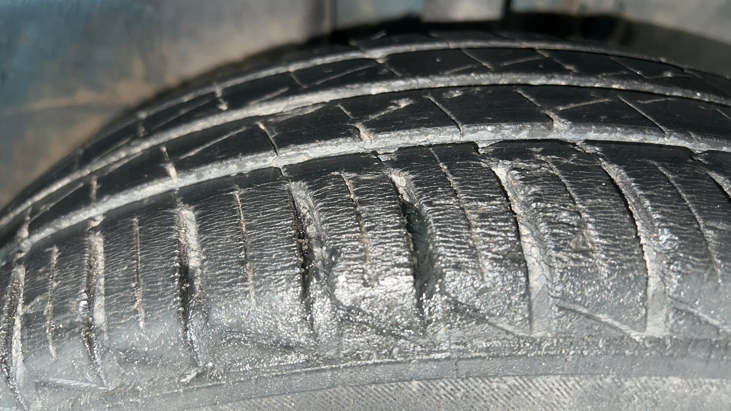 Used 2021 Renault Kwid RXT 1.0 AMT Opt Petrol Automatic tyres RIGHT FRONT TYRE TREAD VIEW
