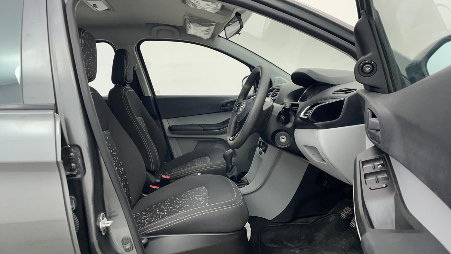 Used 2023 Tata Tiago XT (O) Petrol Manual interior RIGHT SIDE FRONT DOOR CABIN VIEW