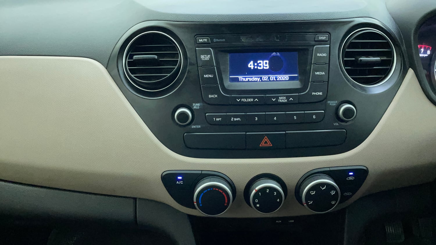 Used 2018 Hyundai Grand i10 Magna 1.2 Kappa VTVT Petrol Manual interior MUSIC SYSTEM & AC CONTROL VIEW
