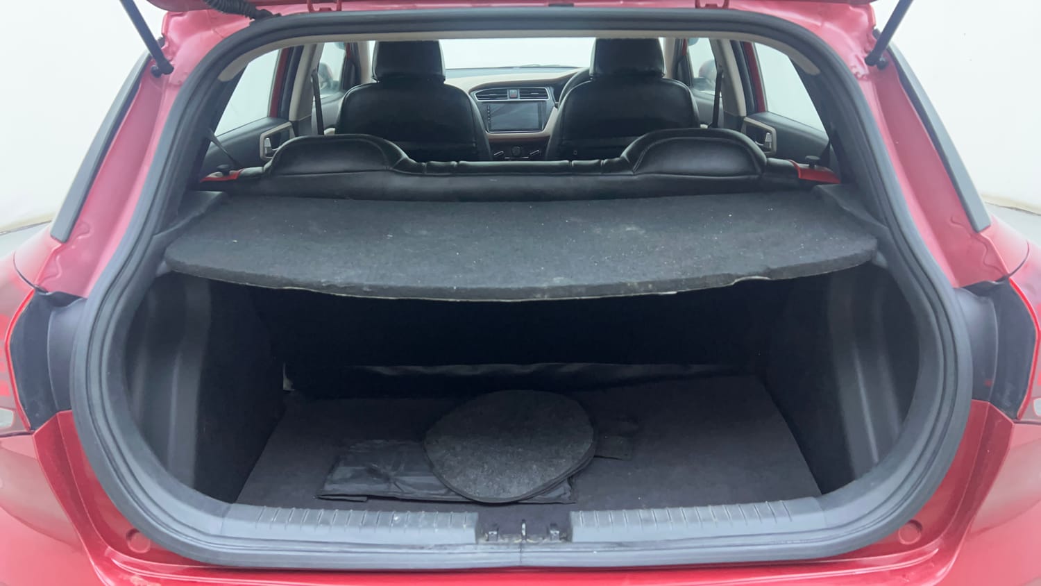 Used 2019 Hyundai Elite i20 Magna Plus 1.2 Petrol Manual interior DICKY INSIDE VIEW